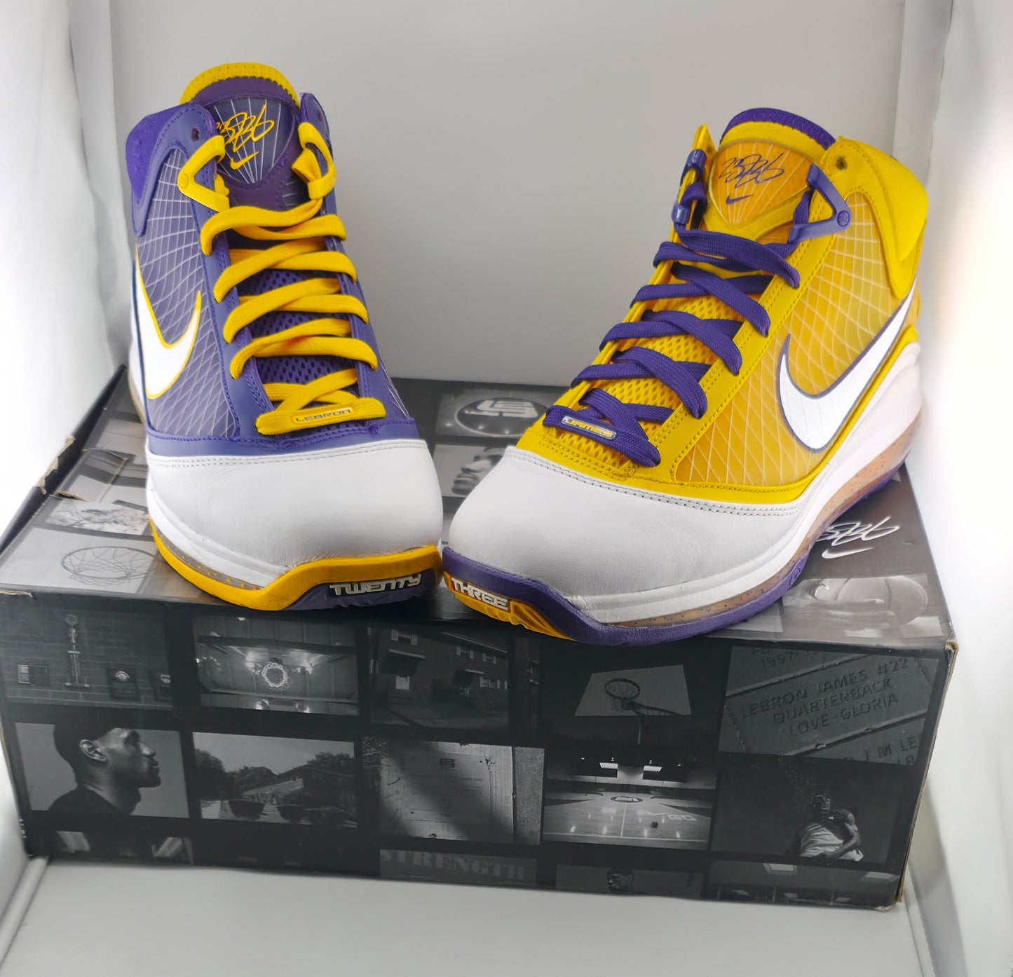 Nike LeBron 7 - Media Day - Size 9M / 10.5W