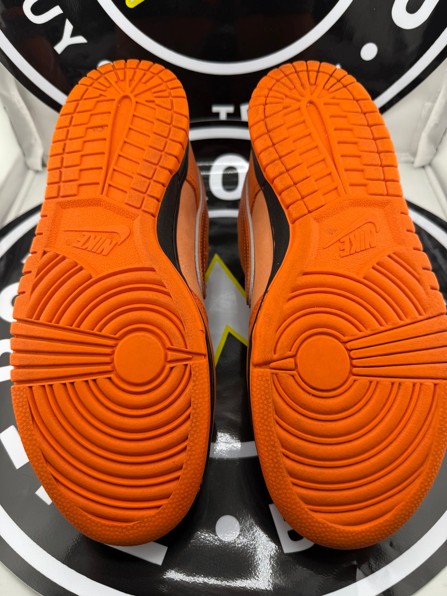 Nike SB Dunk Low - Concepts Orange Lobster - Size 7.5M / 9W