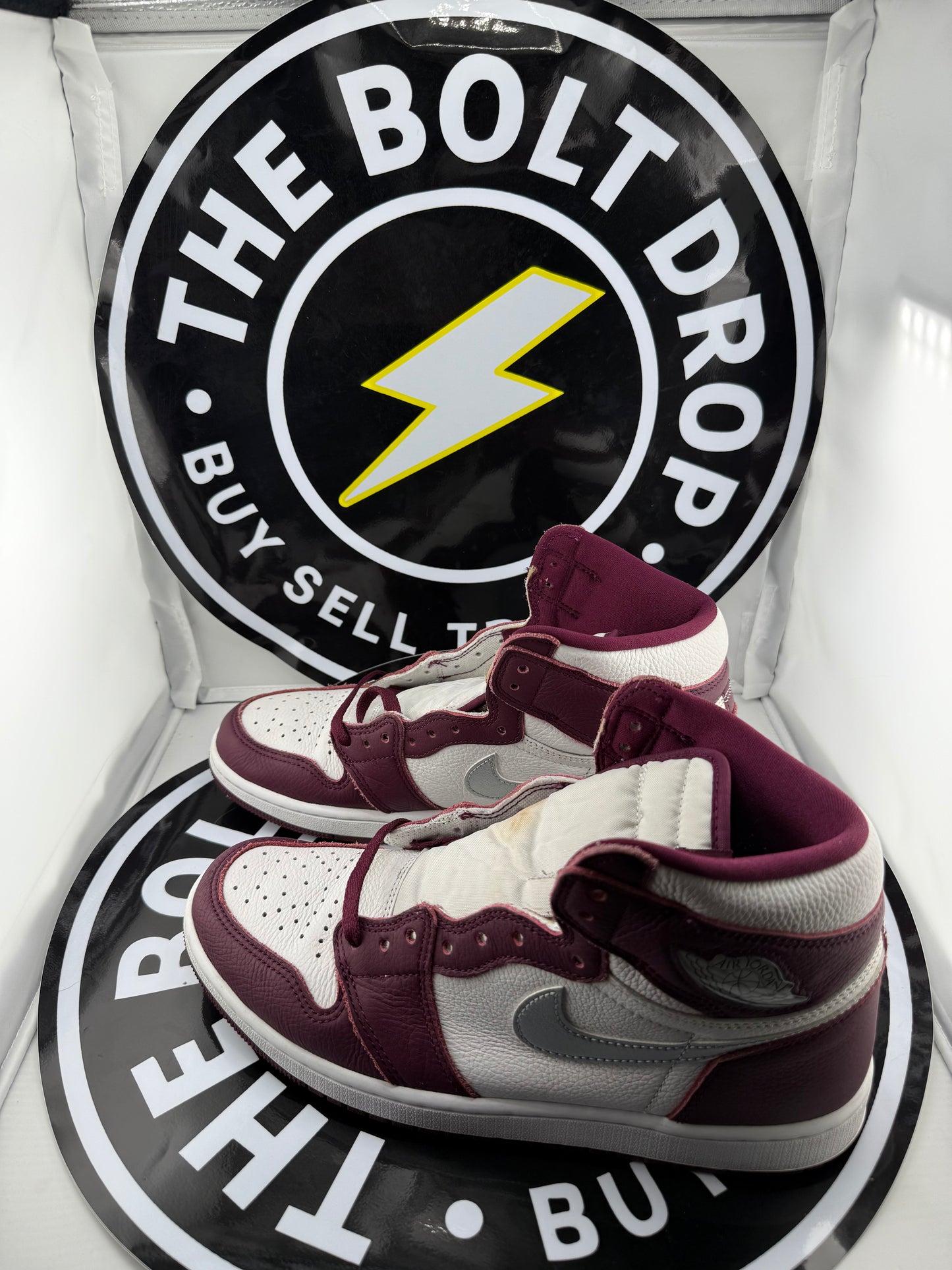 Nike Jordan 1 Retro High OG - Bordeaux - Size 9.5M / 11W