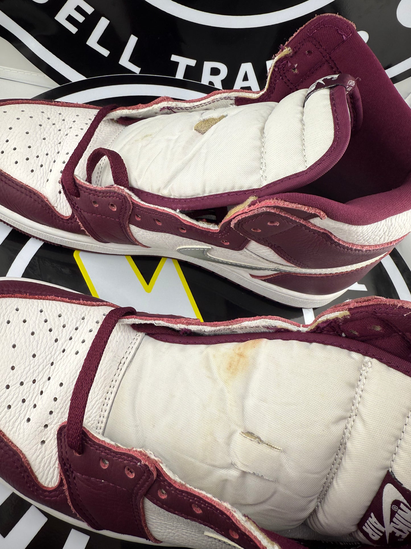 Nike Jordan 1 Retro High OG - Bordeaux - Size 9.5M / 11W