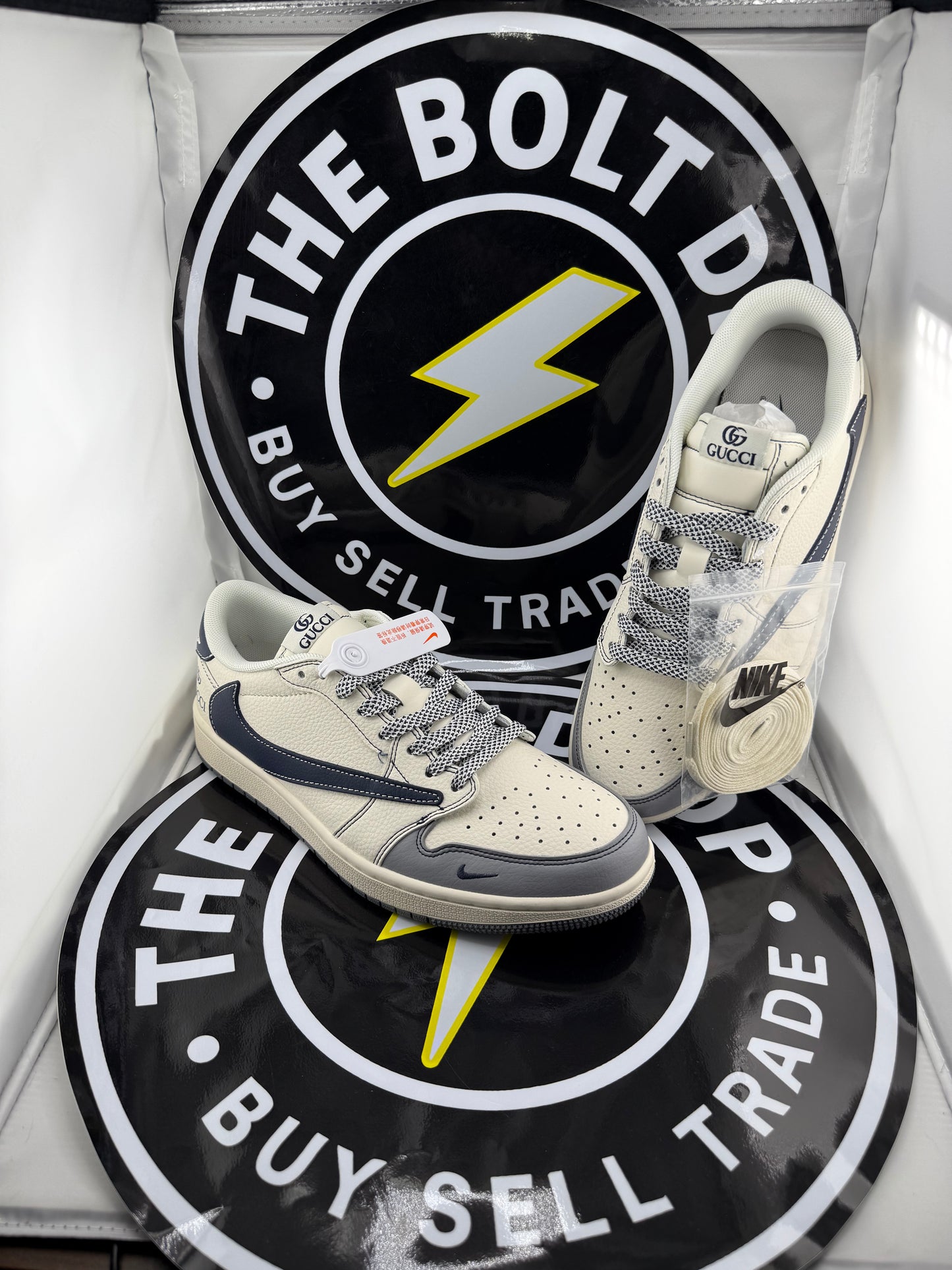 UA Jordan 1 Low - Travis Scott Gucci - Size 10.5M / 12W