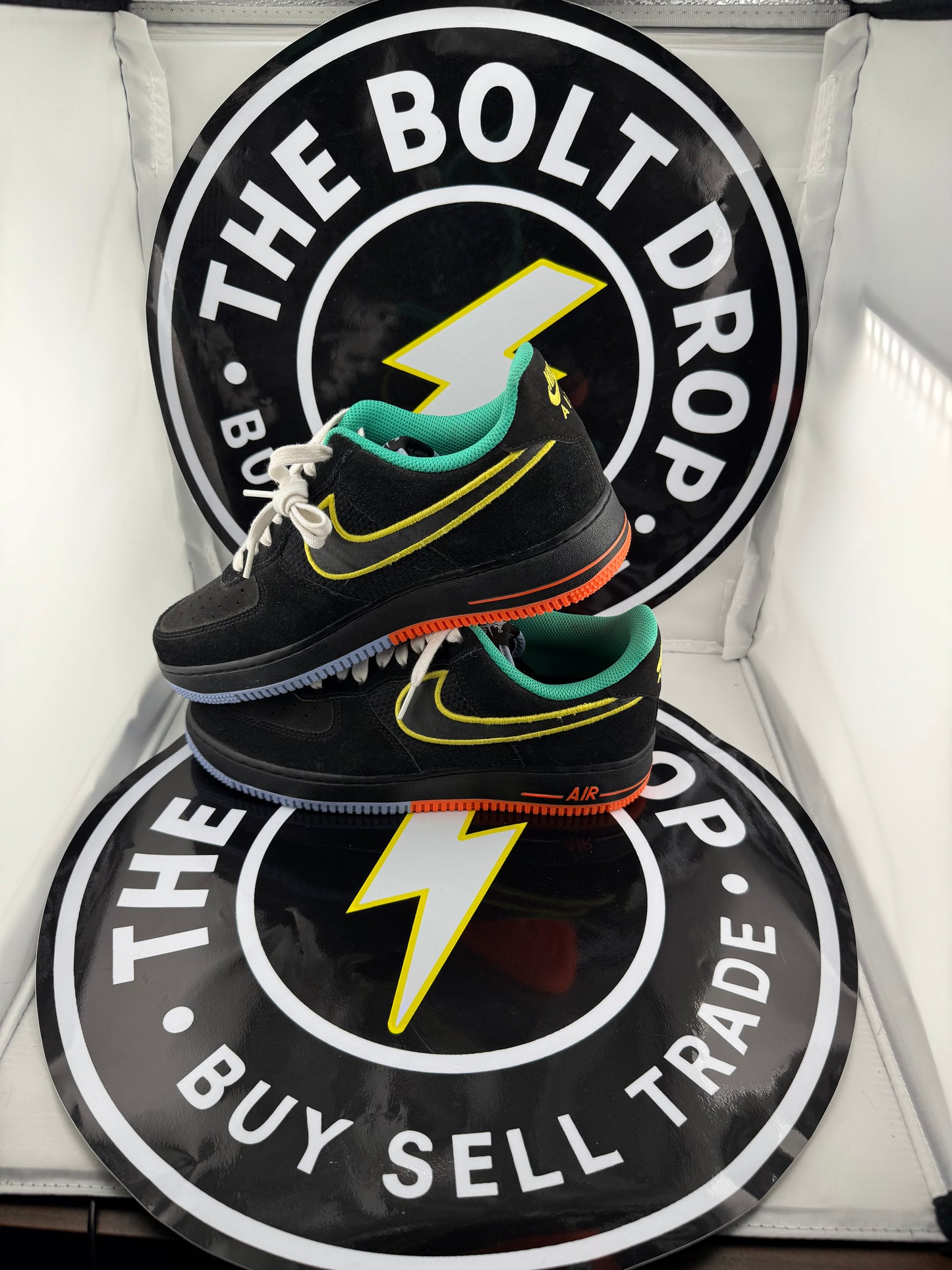 Nike Air Force 1 Low ‘07 LV8 - Peace and Love - Size 8M / 9.5W