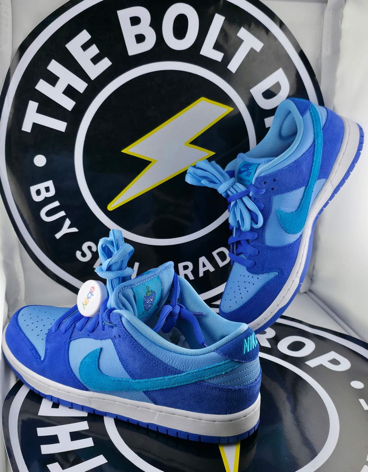 Nike SB Dunk Low - Blue Raspberry - Size 8.5M / 10W