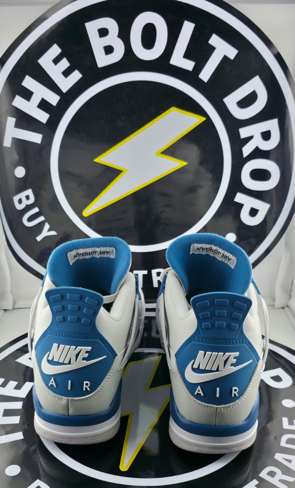 Jordan 4 Retro - Military Blue - Size 10M / 11.5W