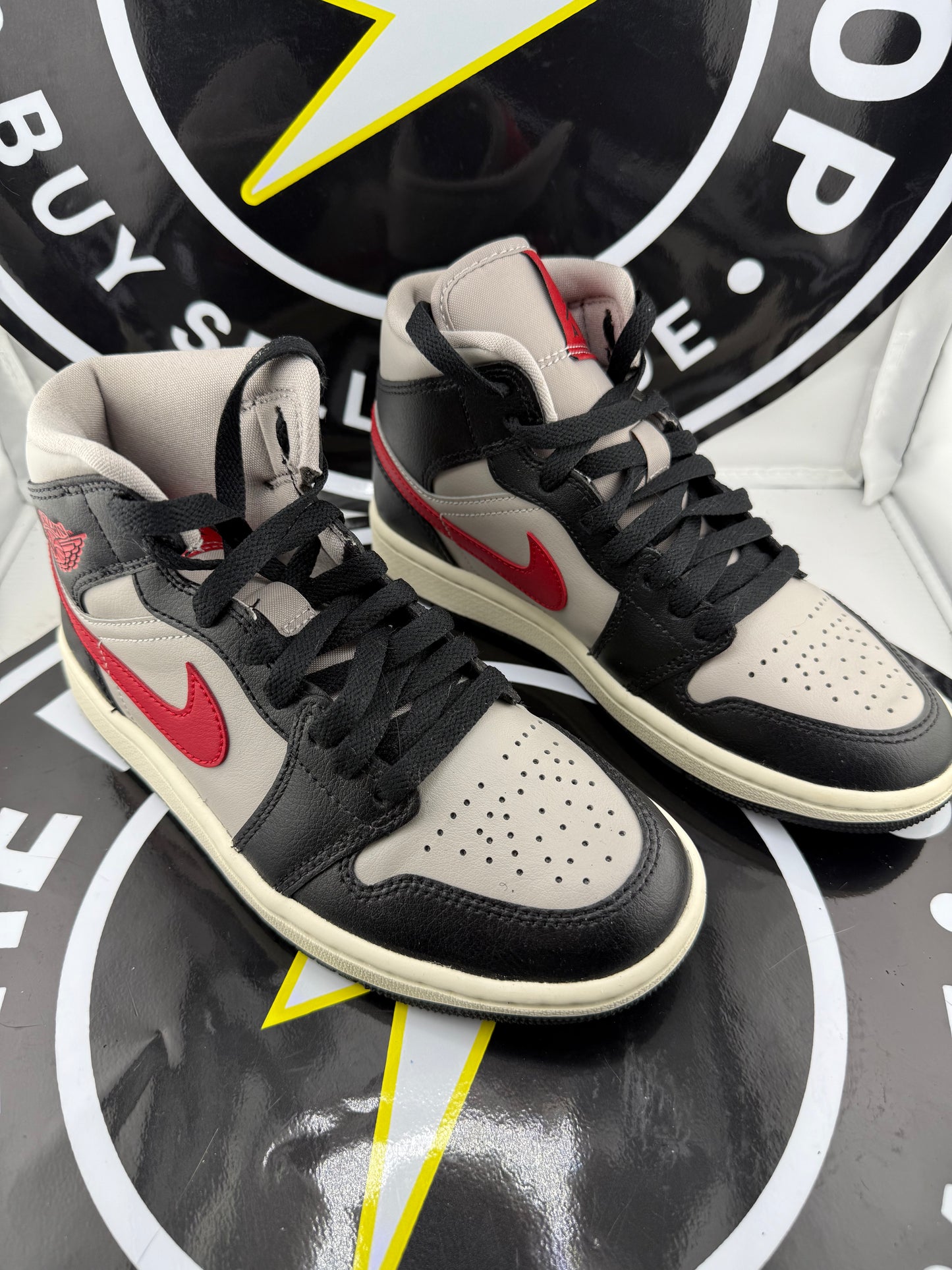 Jordan 1 High - Size 5Y