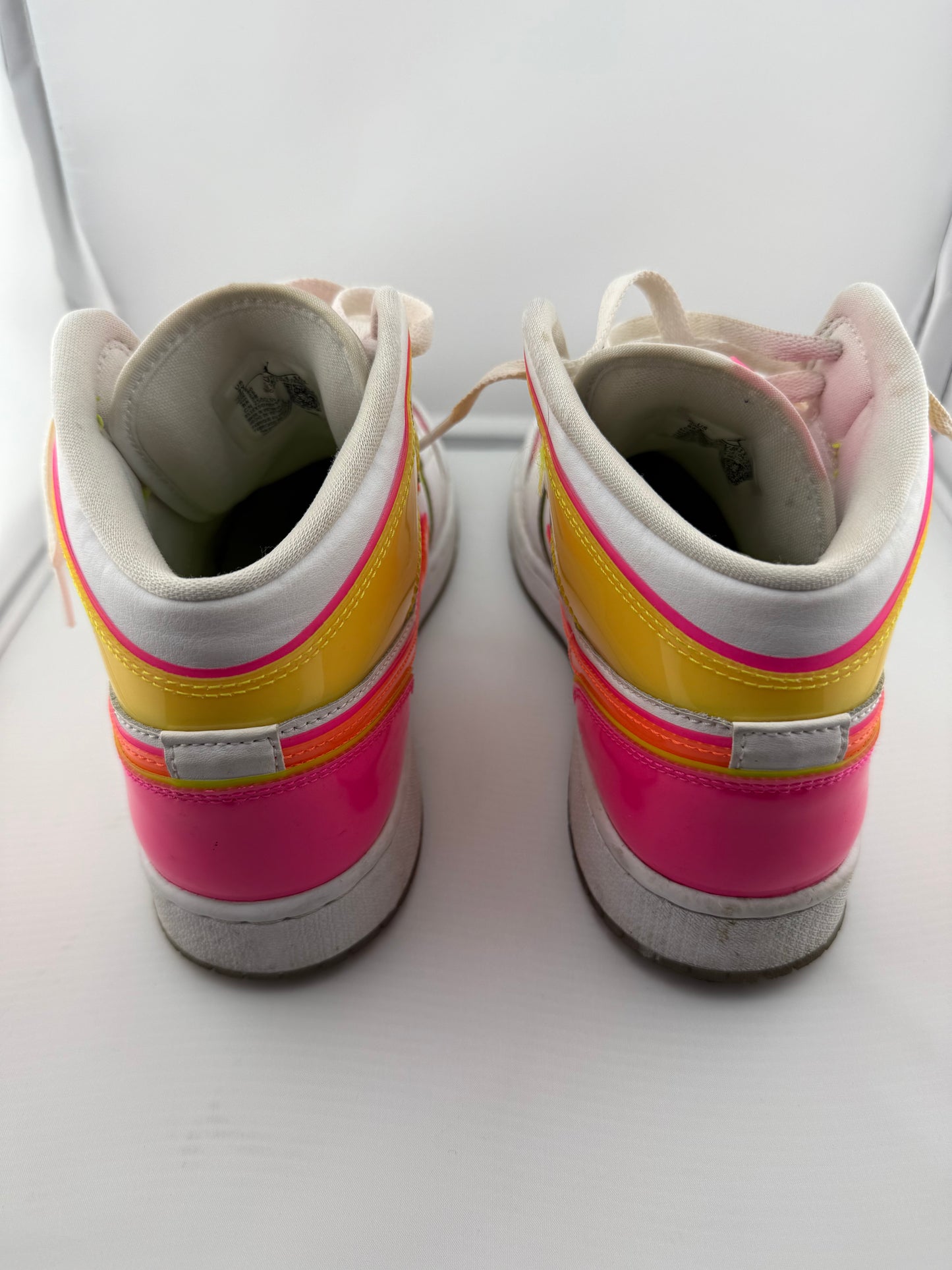 Nike Air Jordan 1 Mid GS "Edge Glow" - Size 7Y / 7M / 8.5W