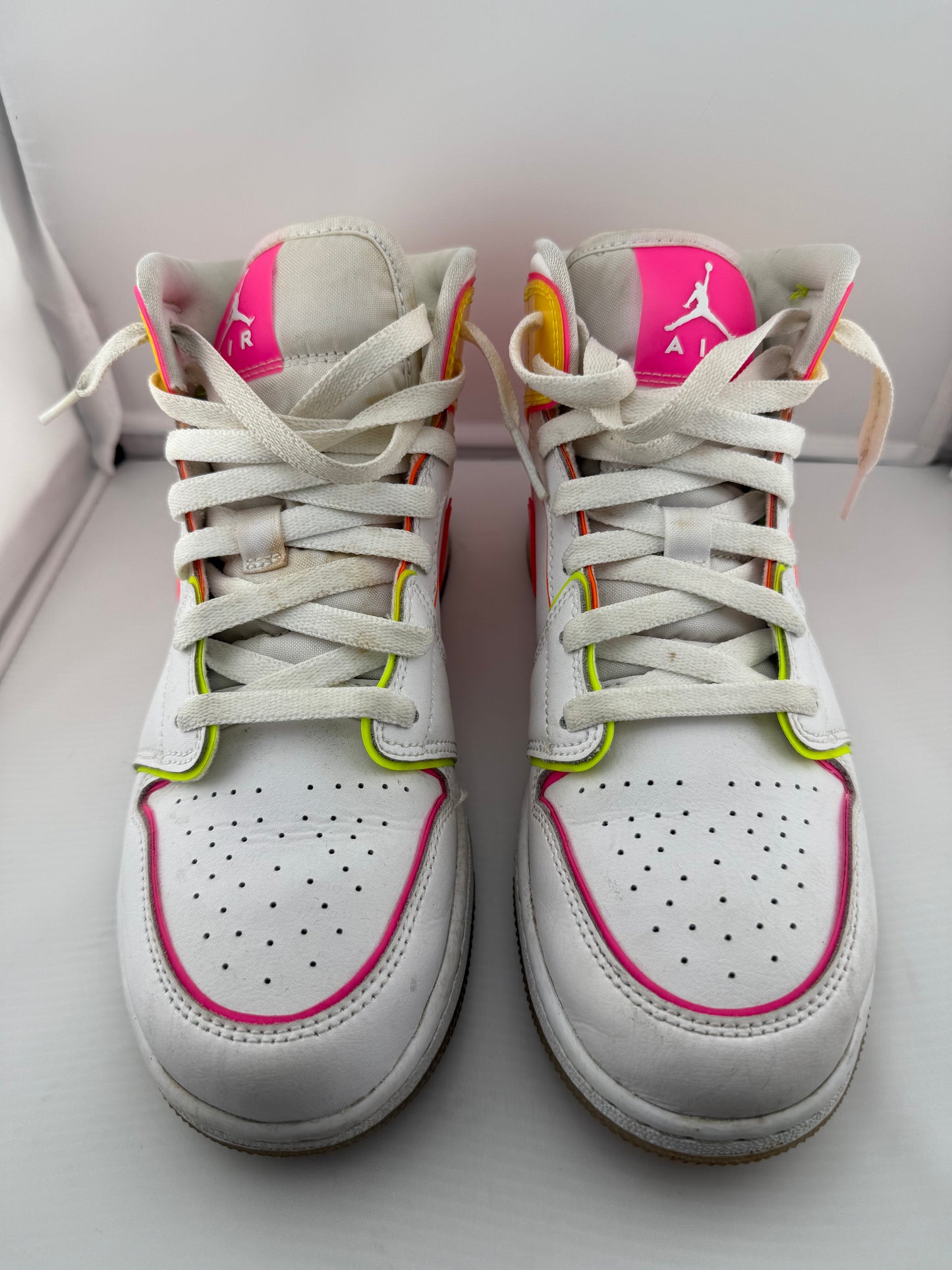 Nike Air Jordan 1 Mid GS "Edge Glow" - Size 7Y / 7M / 8.5W