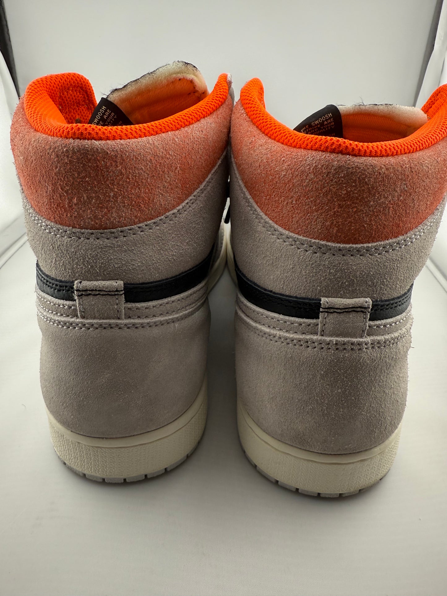 Nike Jordan 1 Retro High - Neutral Grey Hyper Crimson - Size 12M / 13.5W