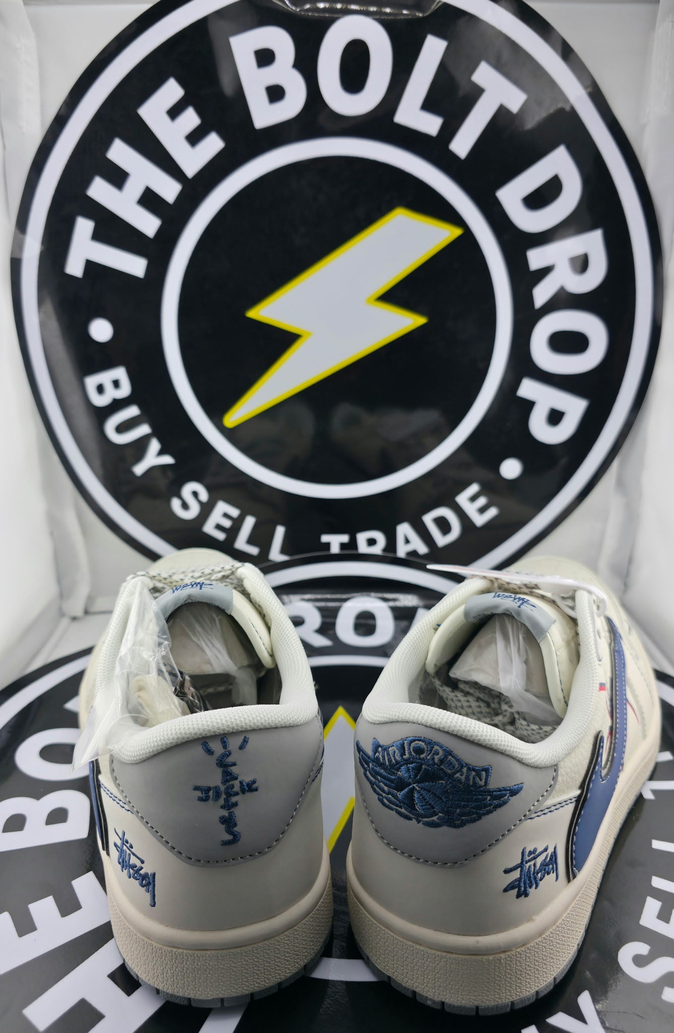UA Jordan 1 Low - Travis Scott Stussy - Size 11M / 12.5W