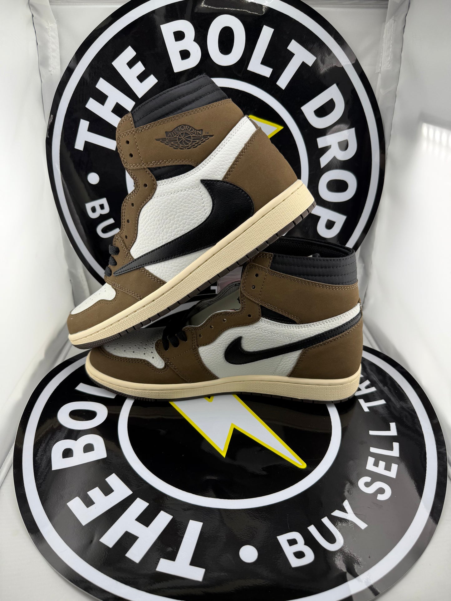 UA Jordan 1 Retro High - Travis Scott Mocha - Size 10.5M / 12W