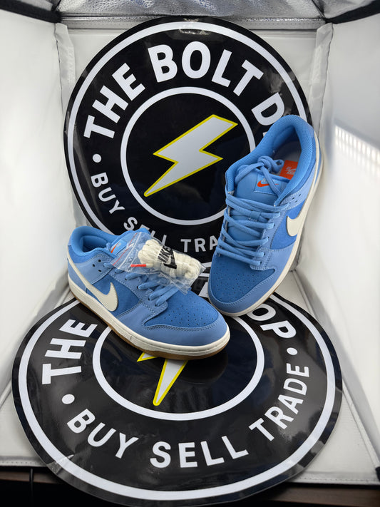 Nike Dunk Low - University Blue Gum - Size 9.5M / 11W