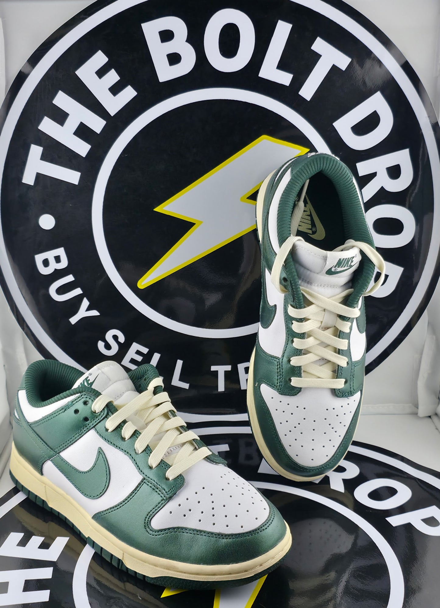 Nike Dunk Low - Vintage Green - Size 6M / 7.5W