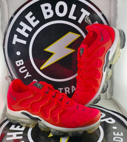 Nike Air VaporMax Plus - Overbranding Bright Crimson - Size 11M / 12.5W