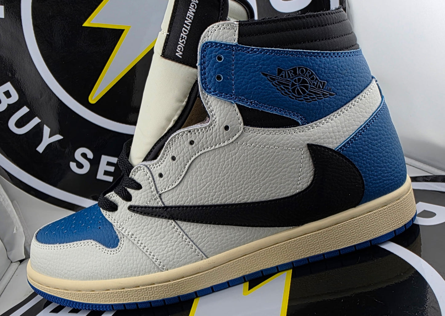 UA Jordan 1 Retro High - Travis Scott Fragment X - Size 11M / 12.5W