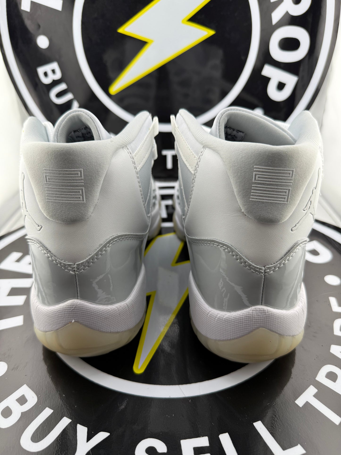 UA Jordan 11 Retro - Grand Finale - Size 10.5M / 12W