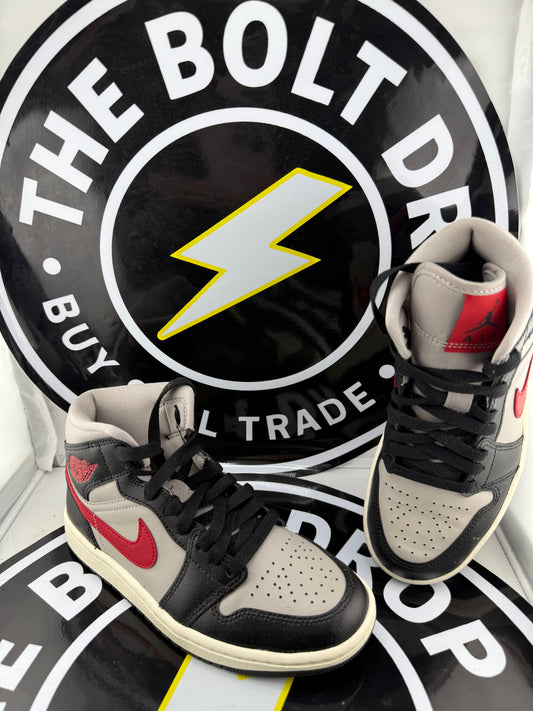 Jordan 1 High - Size 5Y