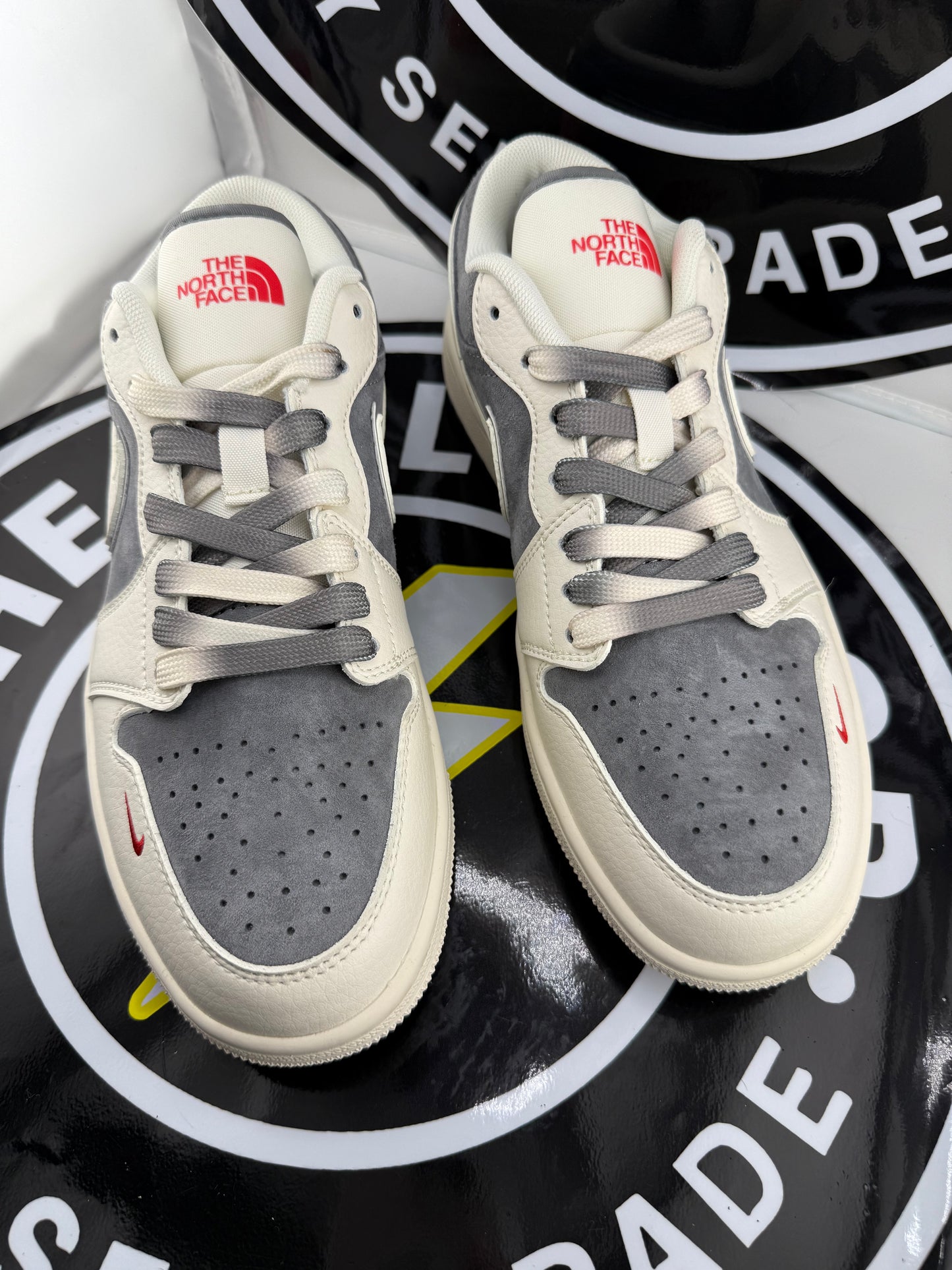 UA Jordan 1 Low - The North Face - Size 8M / 9.5W