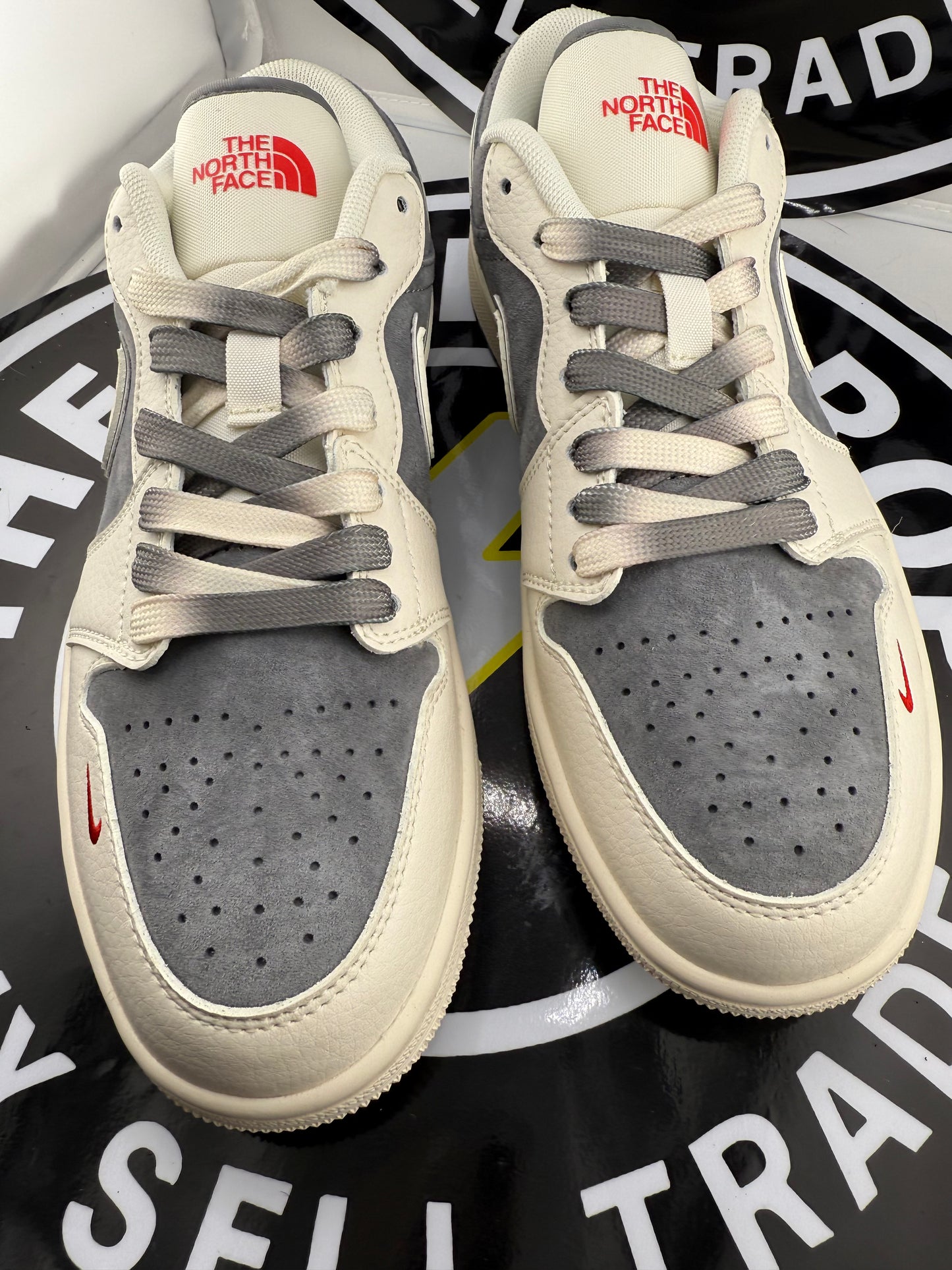UA Jordan 1 Low - The North Face - Size 8M / 9.5W