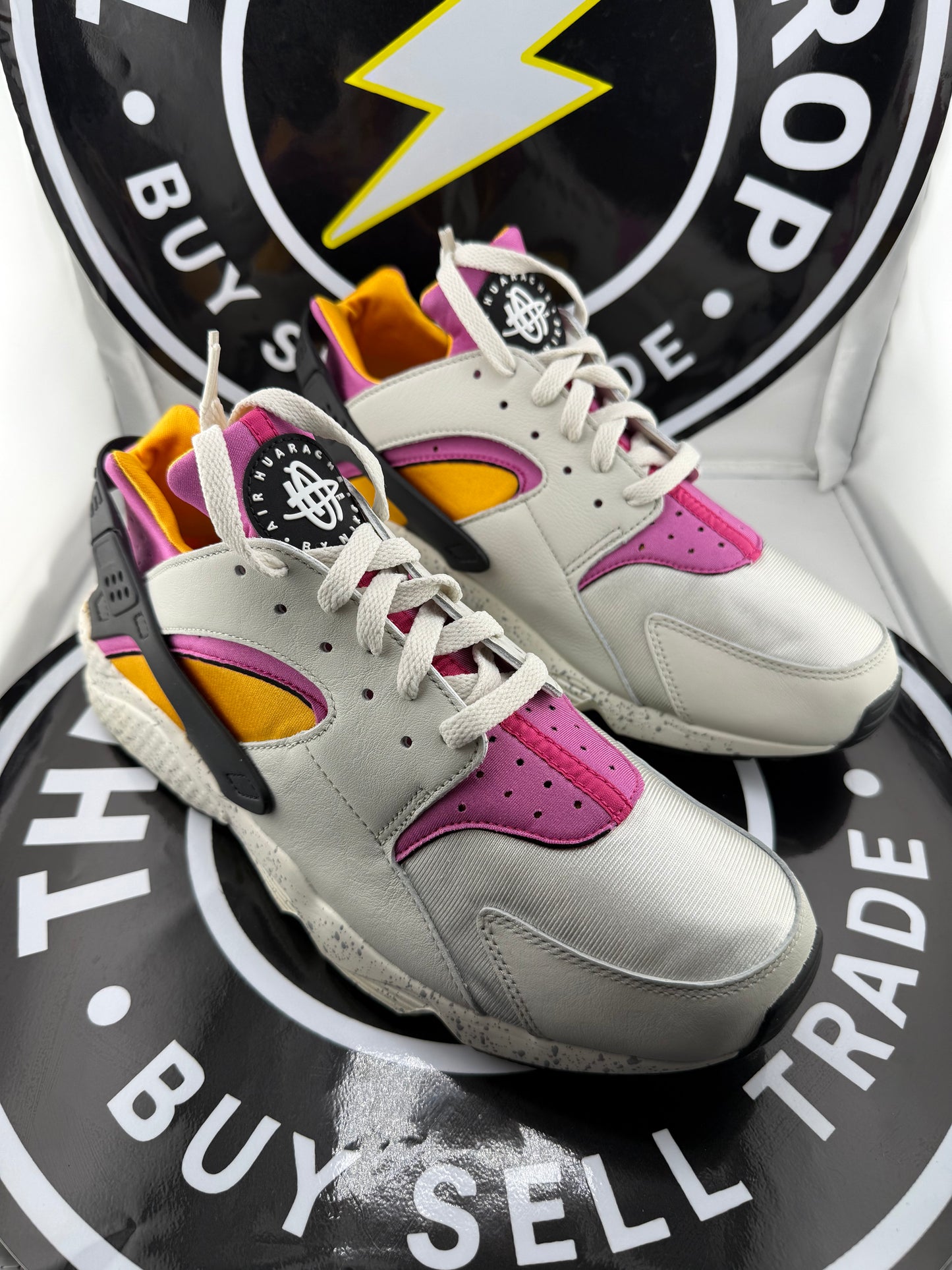 Nike Air Huarache - University Gold Pink - Size 12.5M / 14W