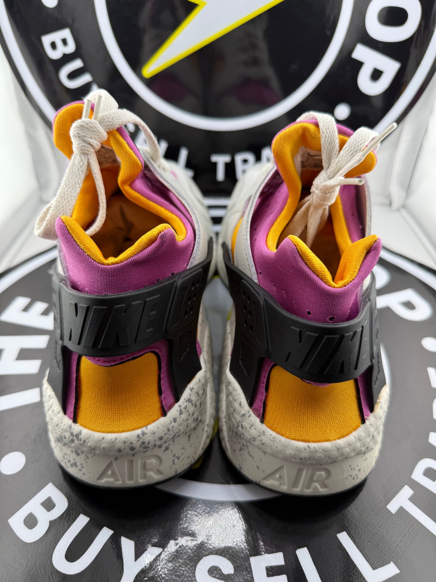 Nike Air Huarache - University Gold Pink - Size 12.5M / 14W