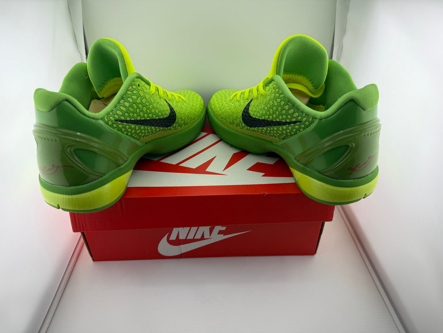 Nike Kobe 6 Protro Grinch - Size 8M / 9.5W