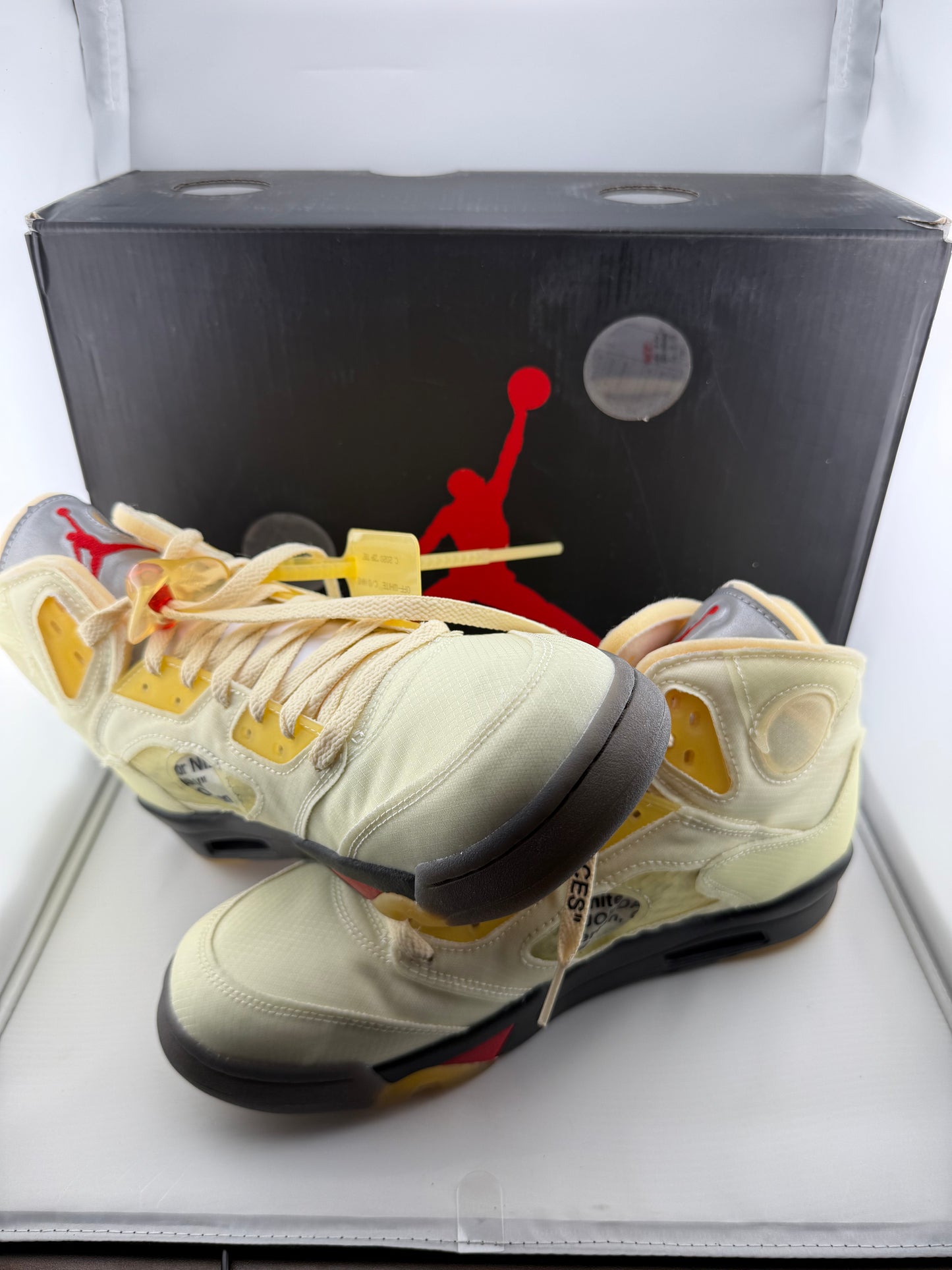 Nike Jordan 5 Off-White Sail - Size 10.5M / 12W