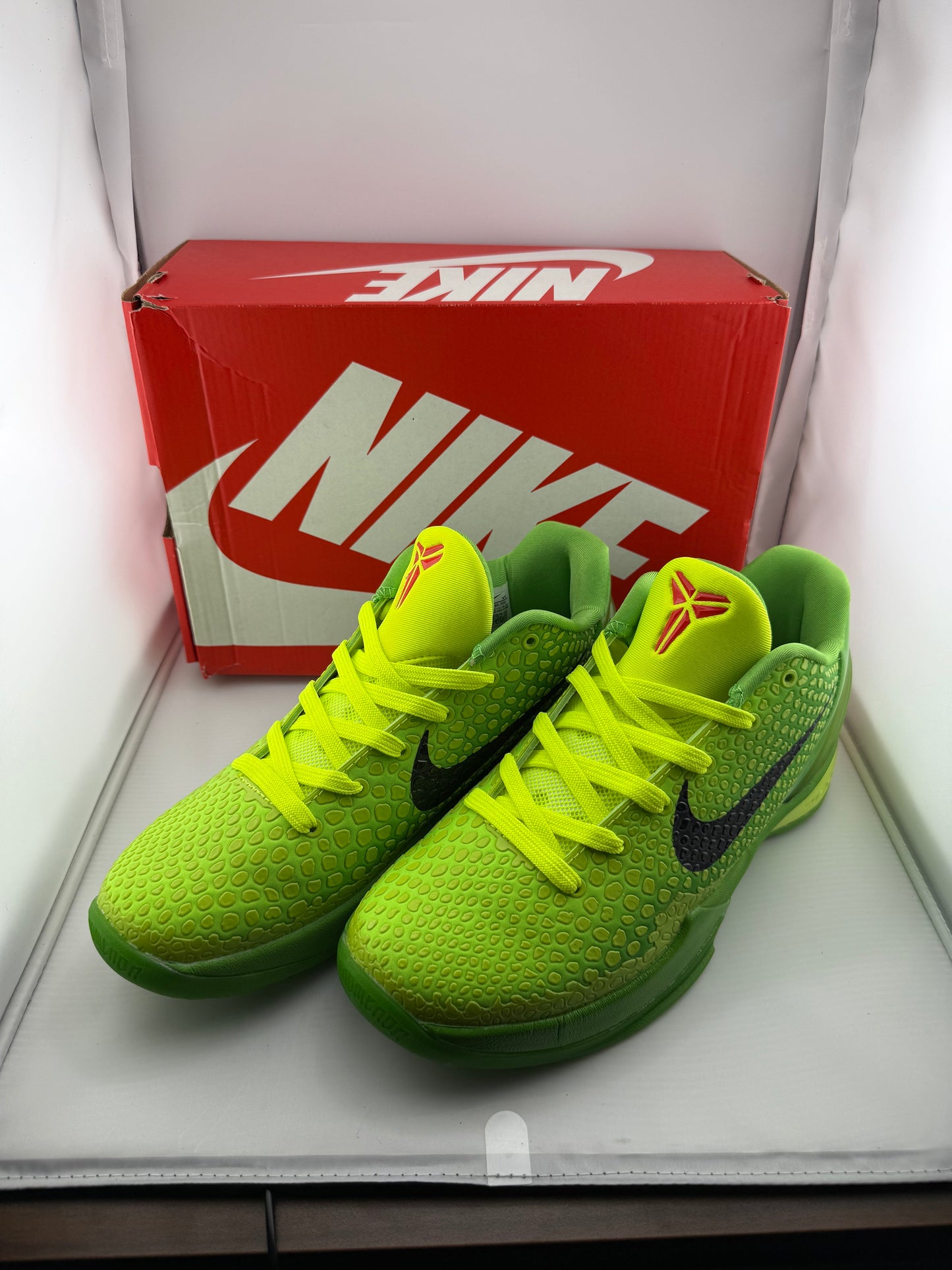 Nike Kobe 6 Protro Grinch - Size 8M / 9.5W