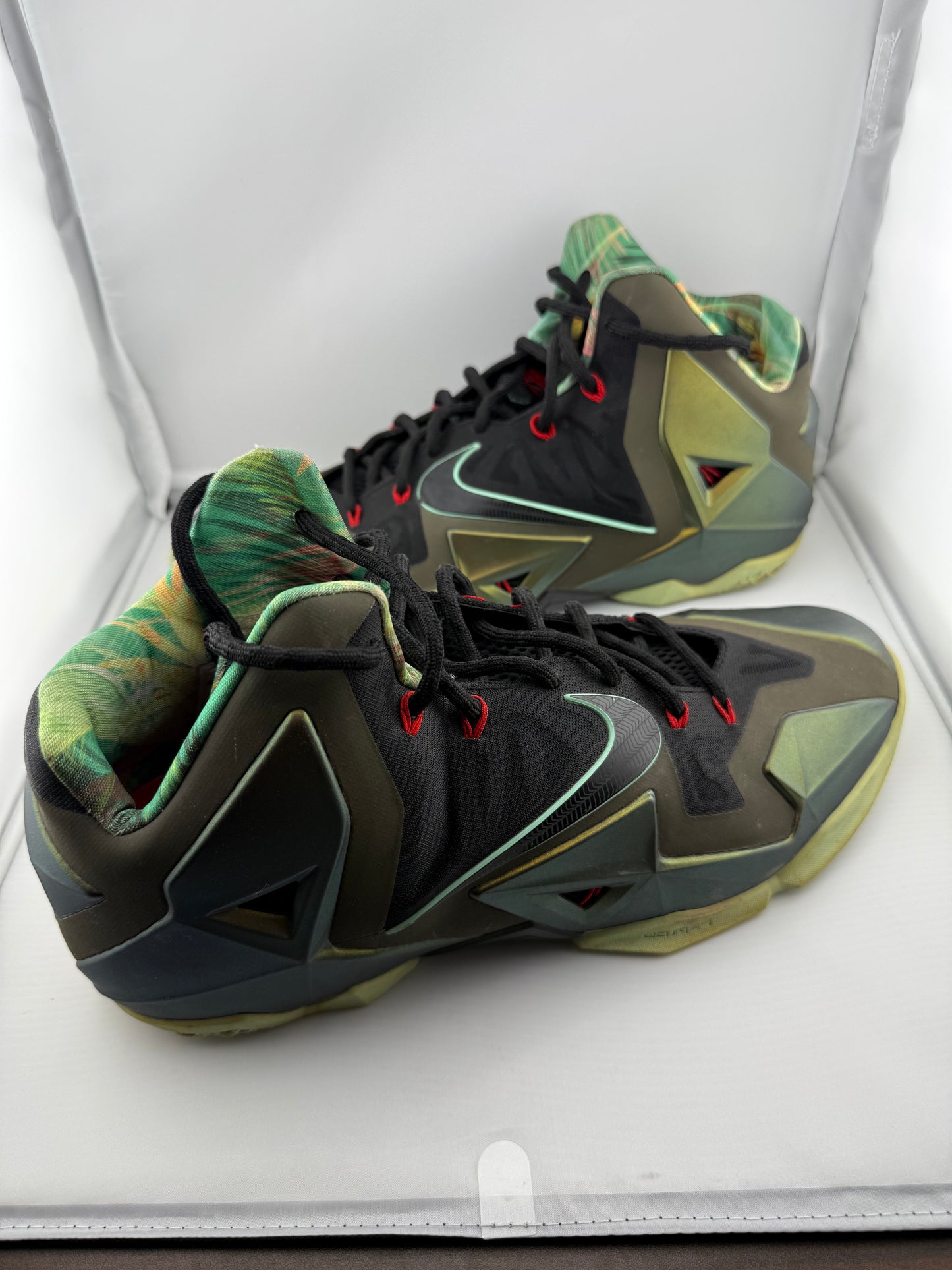 Nike LeBron 11 - “Kings Pride” - Size 13M / 14.5W